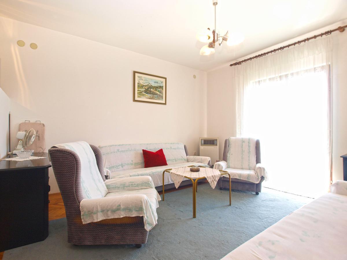Franko 1586 Apartment